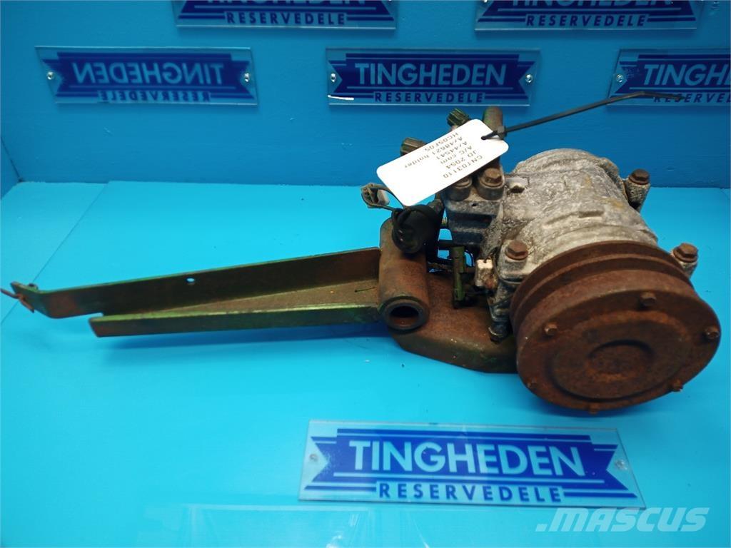 John Deere 2054 Cabine en interieur