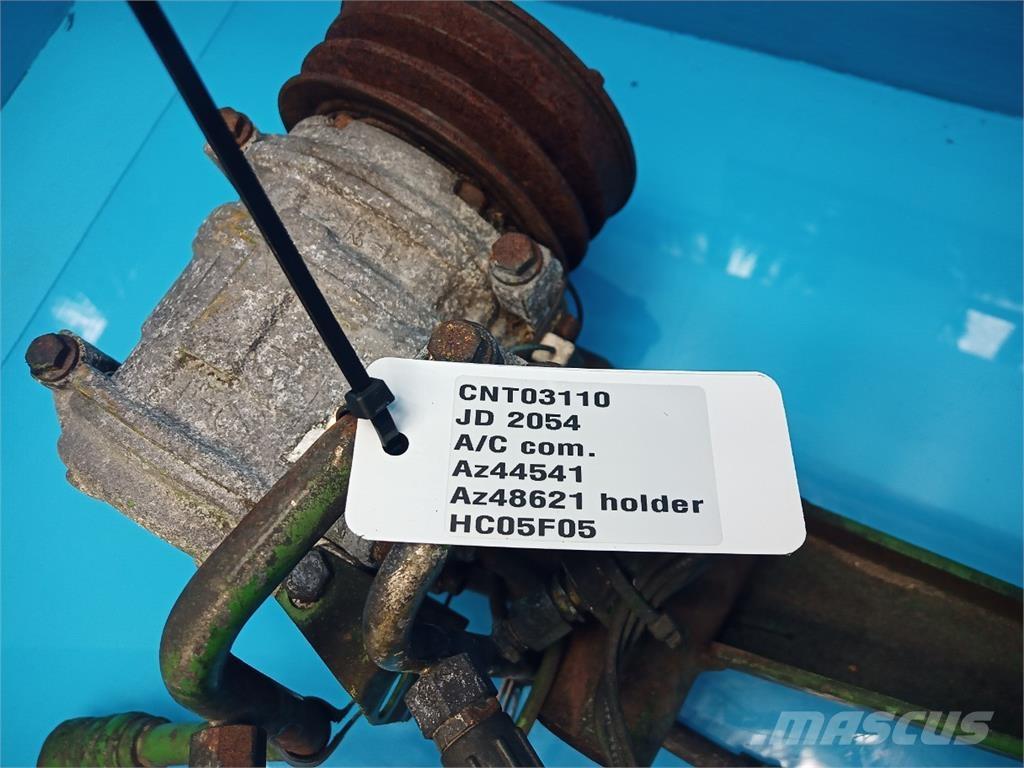 John Deere 2054 Cabine en interieur