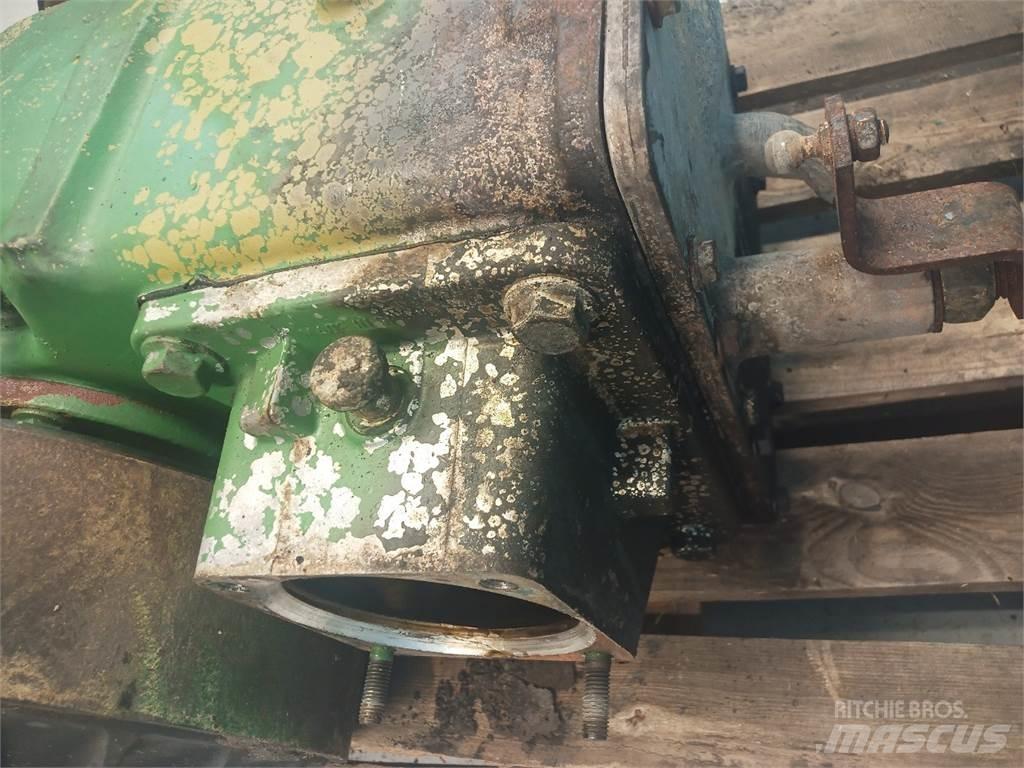 John Deere 2066 Transmissie
