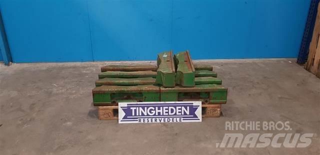 John Deere 3040 Frontgewichten