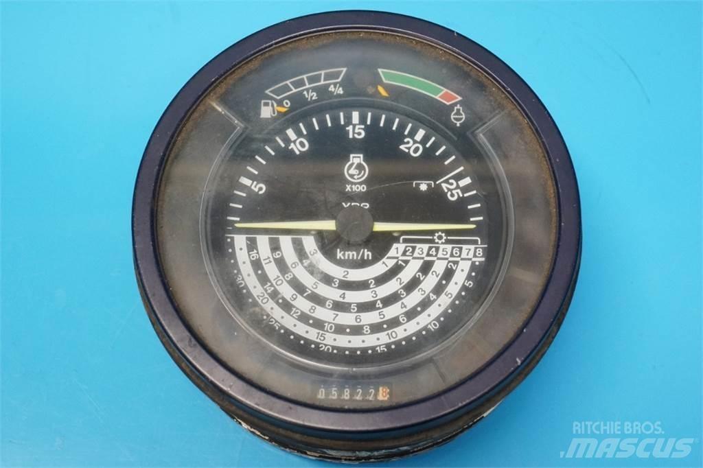 John Deere 3140 Electronics