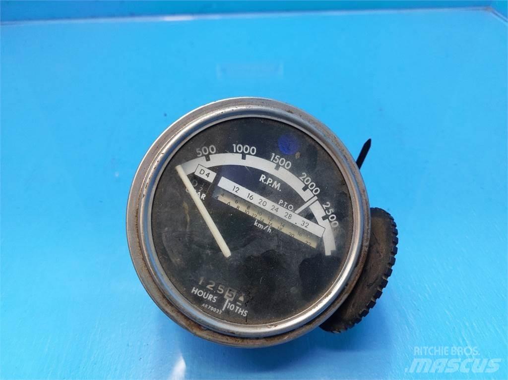 John Deere 4040 Electronics