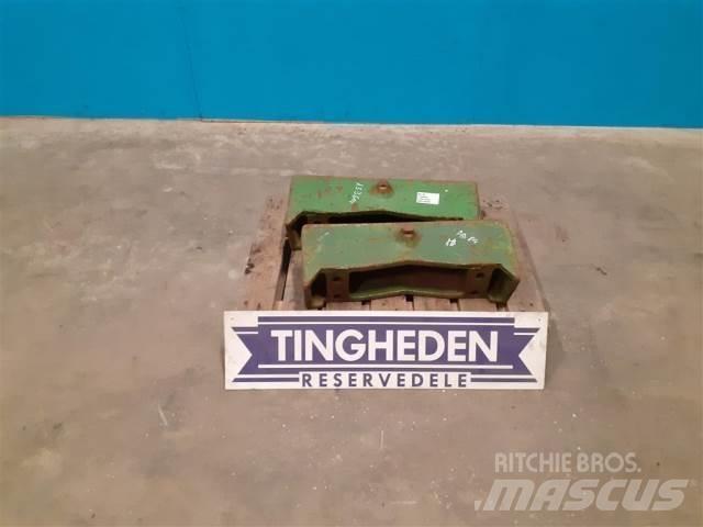 John Deere 4240 Frontgewichten
