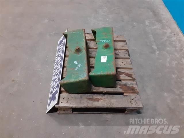 John Deere 4240 Frontgewichten