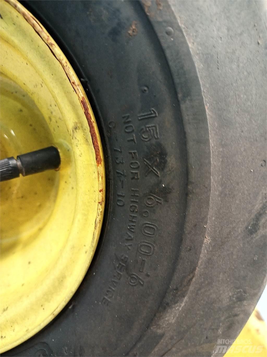 John Deere 592 Assen