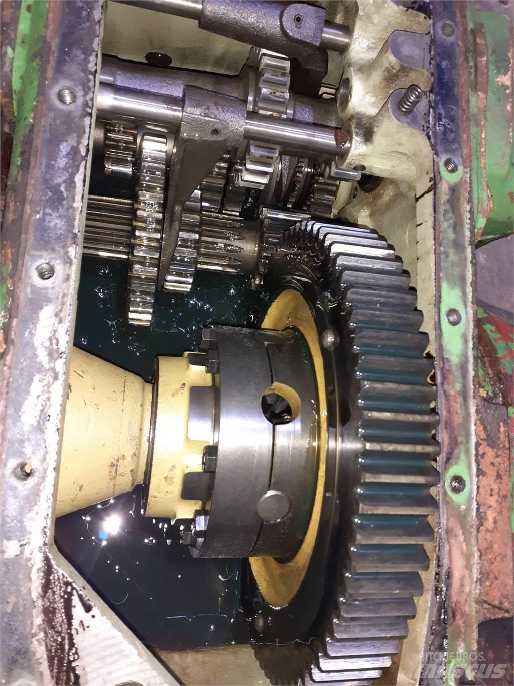 John Deere 975 Transmissie