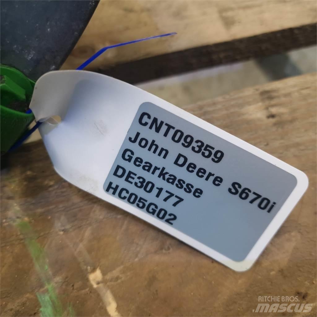 John Deere S670 Transmissie