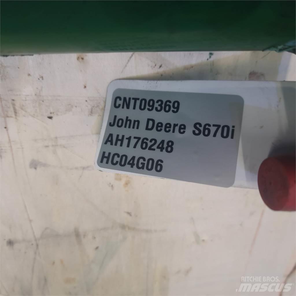 John Deere S670 Hydraulics