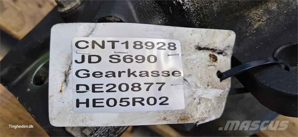 John Deere S690 Transmissie