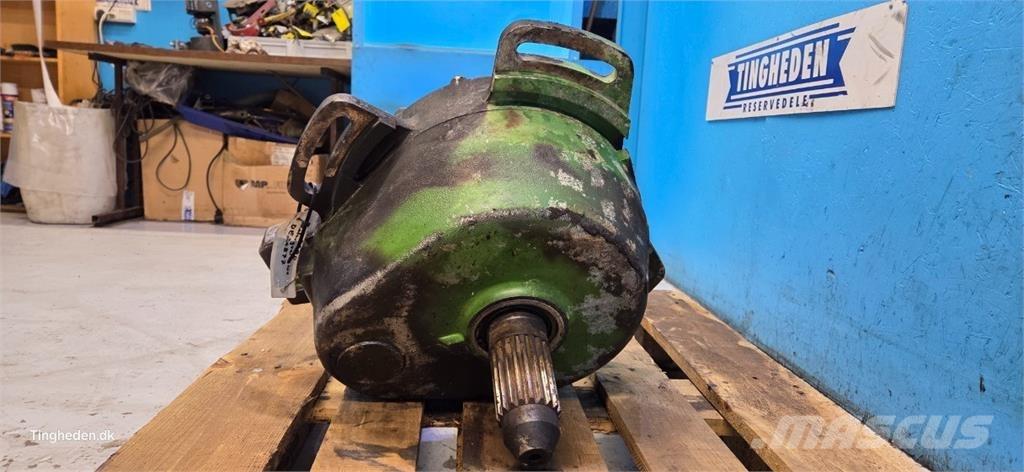 John Deere S690 Transmissie