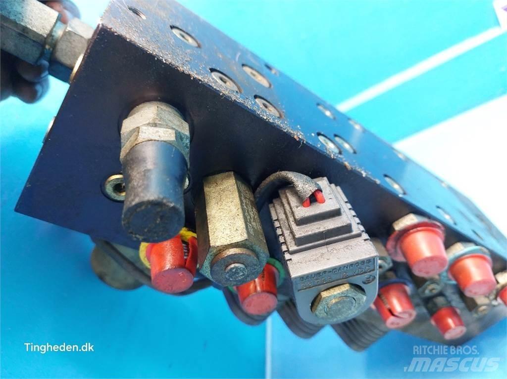 John Deere T660I Hydraulics