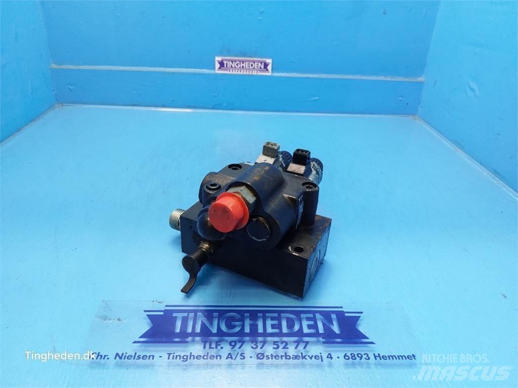 John Deere T660I Hydraulics