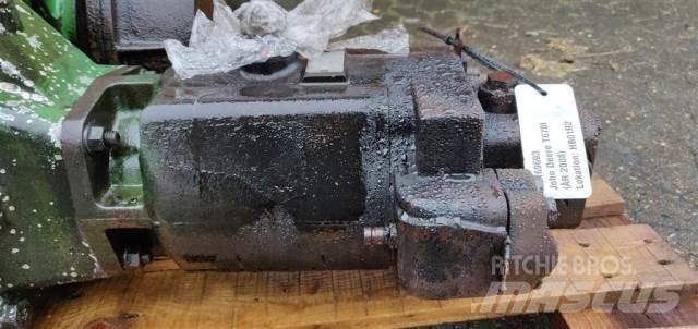 John Deere T670I Hydraulics