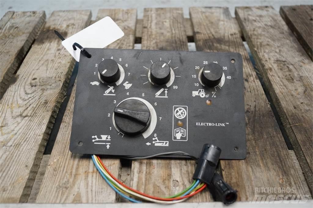 New Holland 8240 Electronics