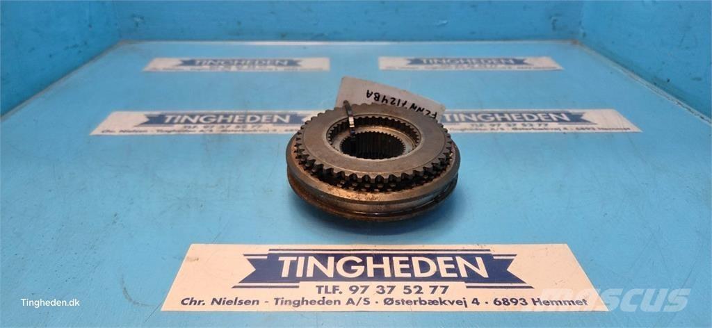 New Holland 8340 Transmissie