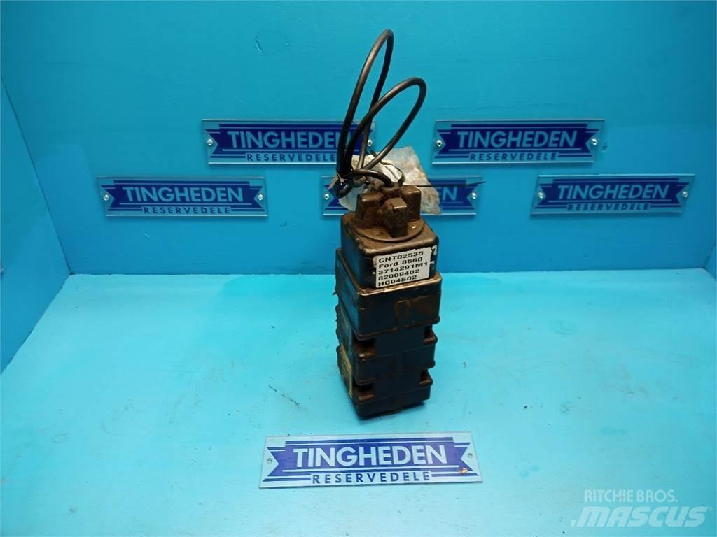 New Holland 8560 Electronics
