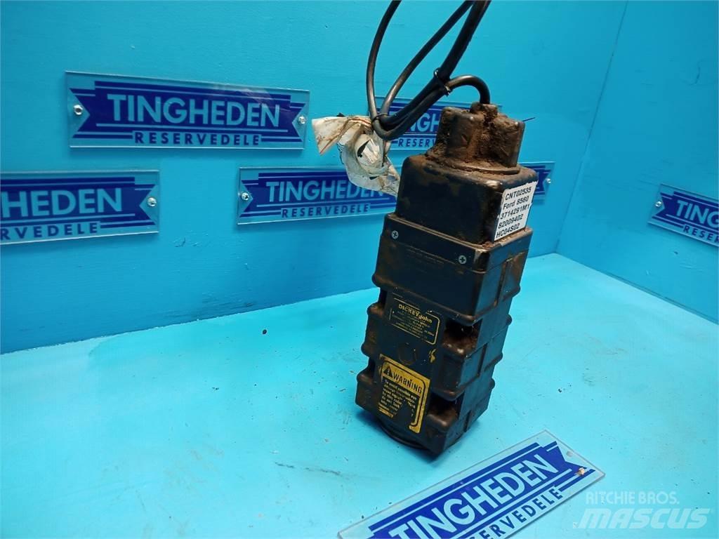 New Holland 8560 Electronics