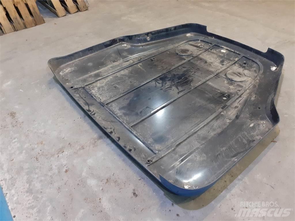 New Holland 8770 Cabine en interieur