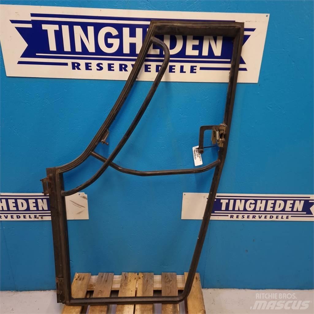 New Holland 8770 Cabine en interieur