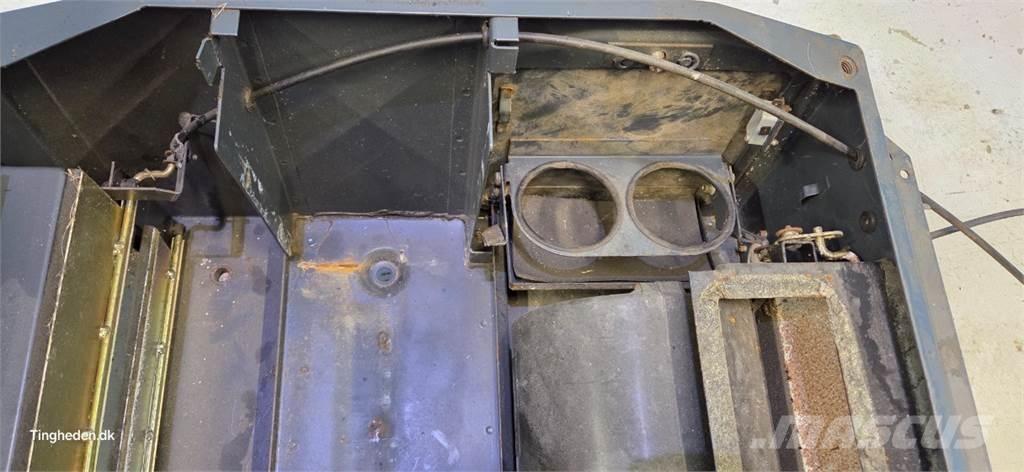 New Holland TF78 Cabine en interieur