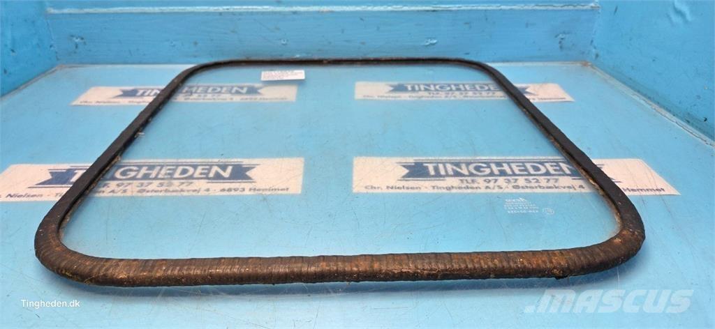 New Holland TX68 Cabine en interieur