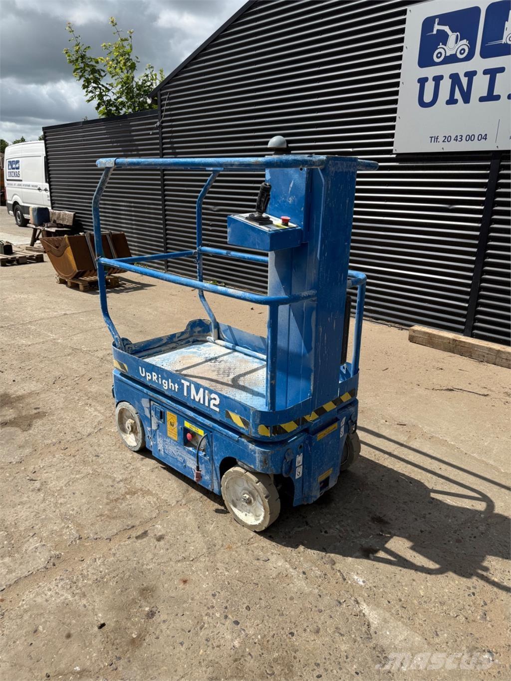 UpRight TM12 Personenliften en invalideliften