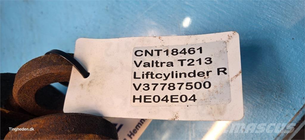 Valtra T213 Hydraulics