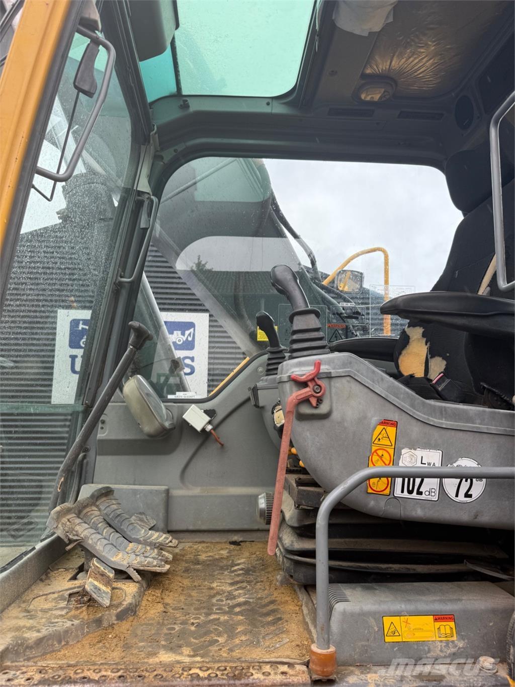 Volvo EC210 Rupsgraafmachines