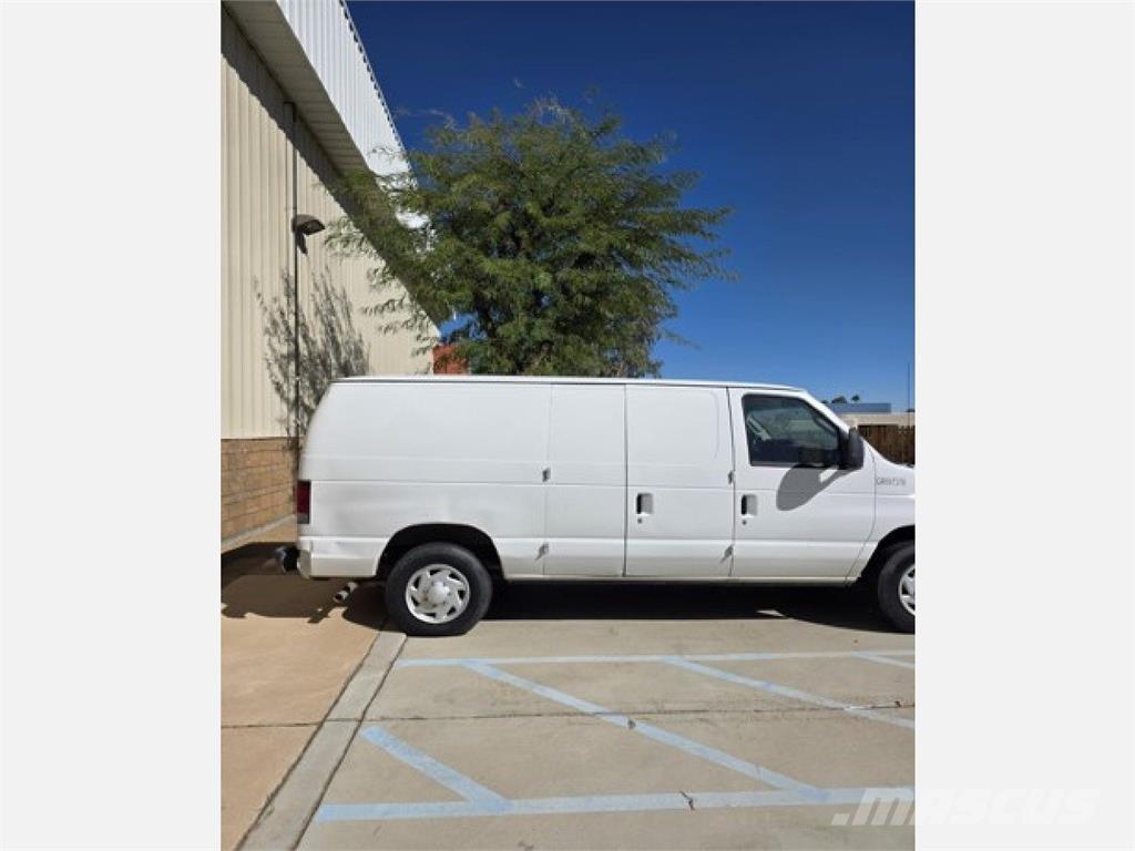 Ford E150 Gesloten bedrijfswagens