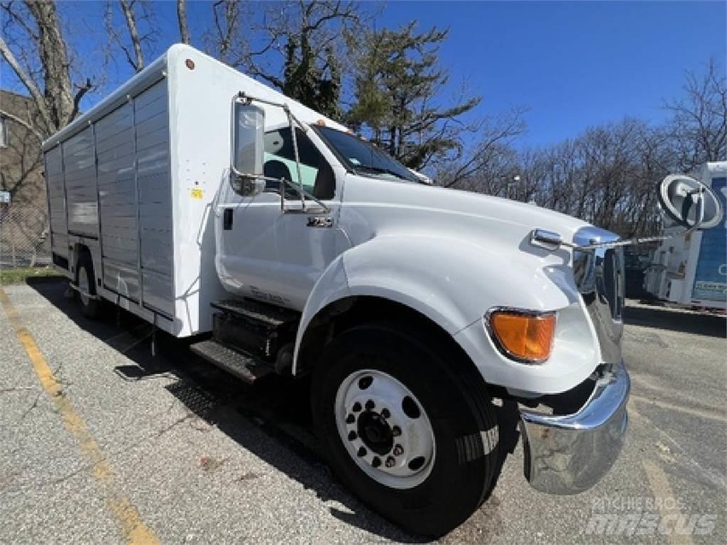 Ford F750 Bakwagens met gesloten opbouw
