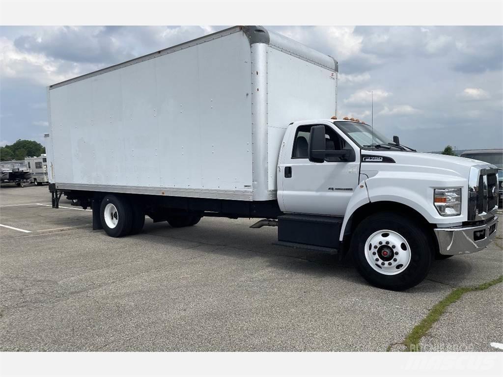 Ford F750 Bakwagens met gesloten opbouw