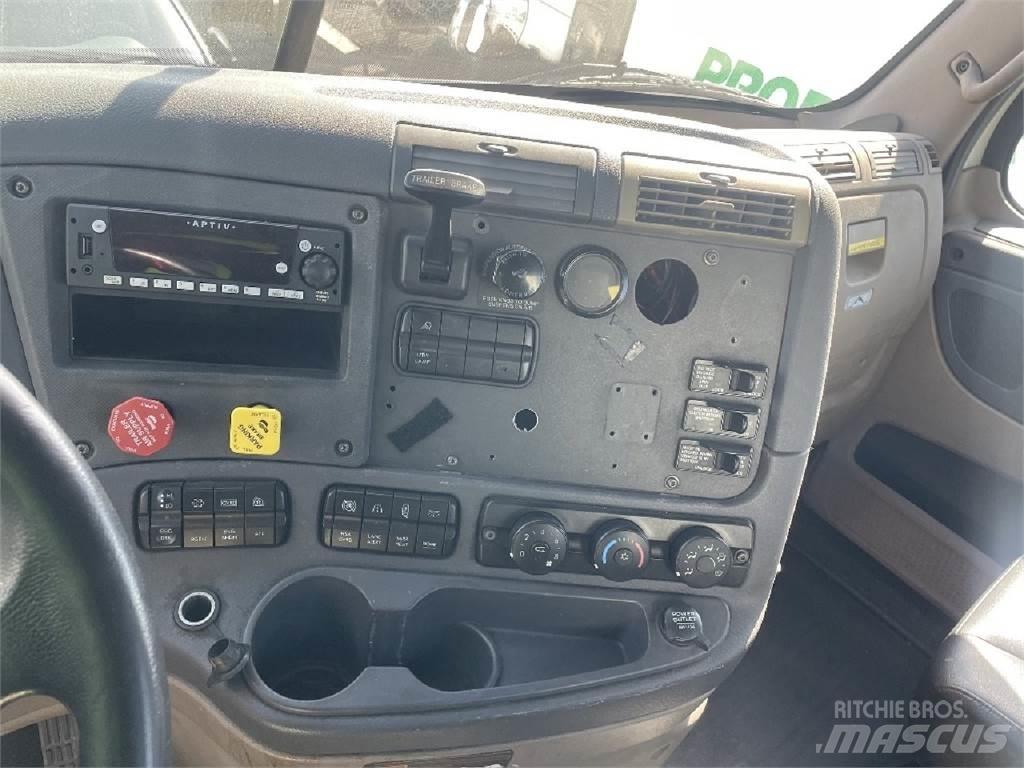 Freightliner CA113 Trekkers
