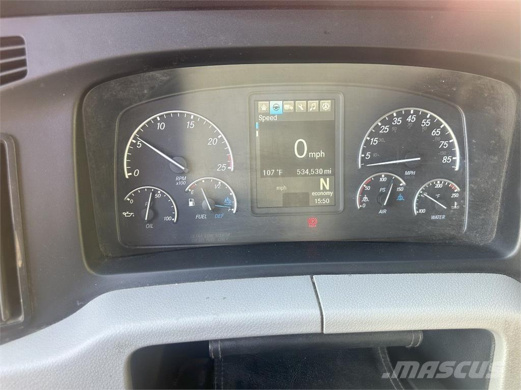 Freightliner CA126 Trekkers