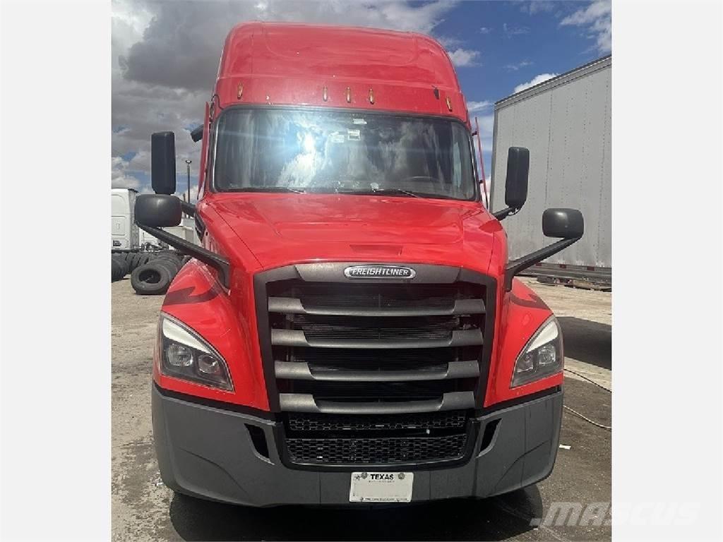 Freightliner CA126 Trekkers