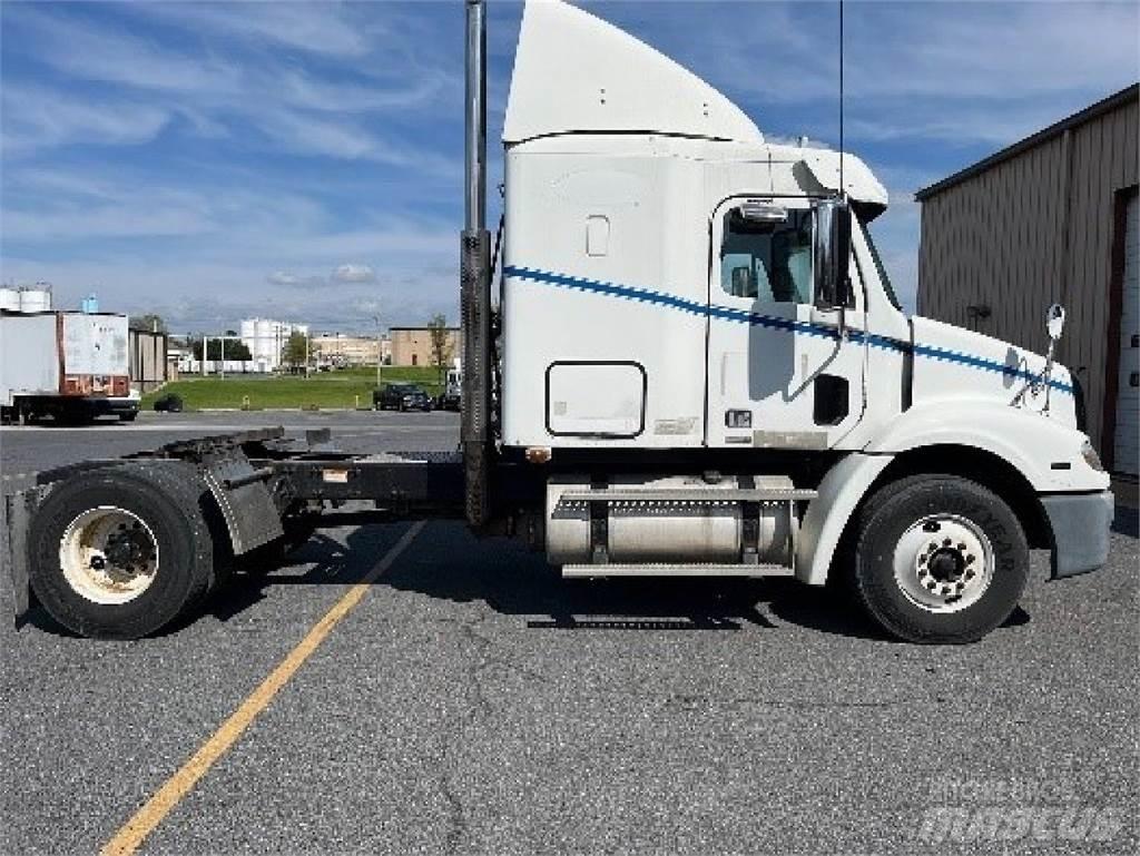 Freightliner CL112 Trekkers