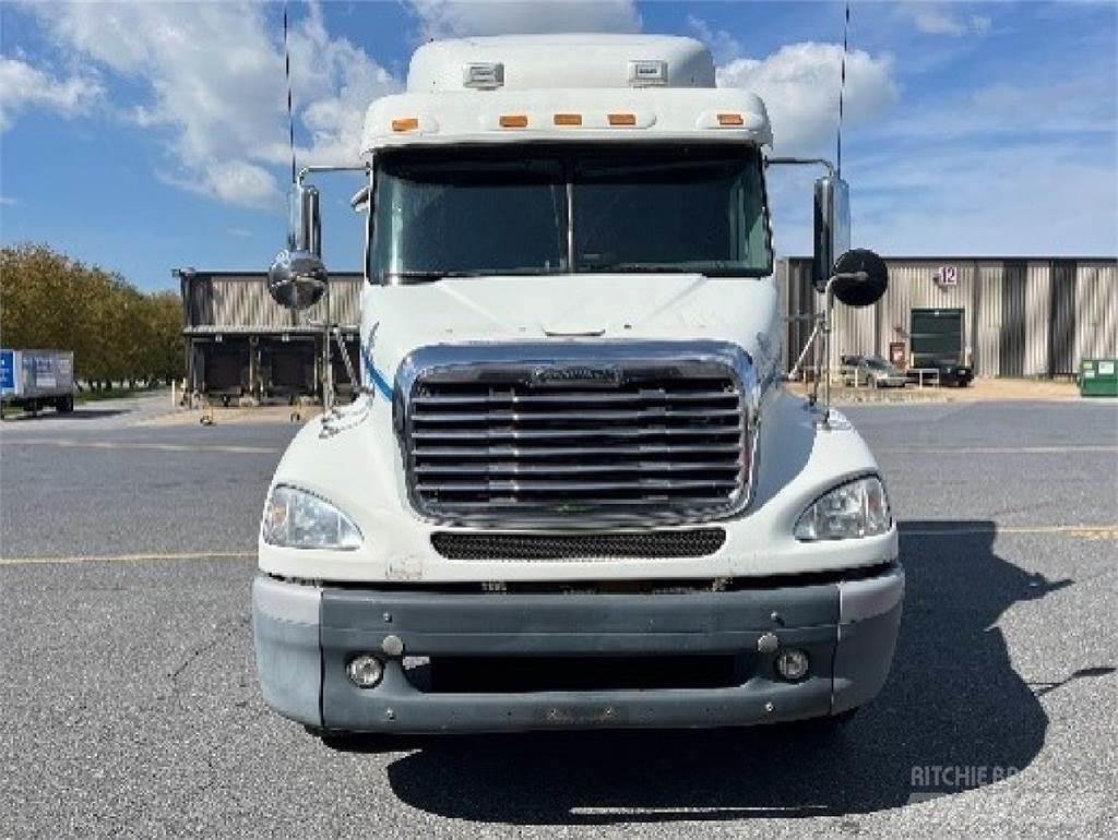 Freightliner CL112 Trekkers