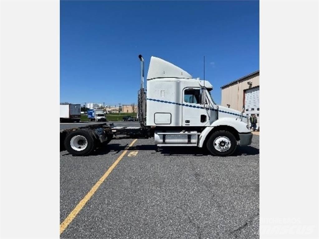 Freightliner CL112G Trekkers