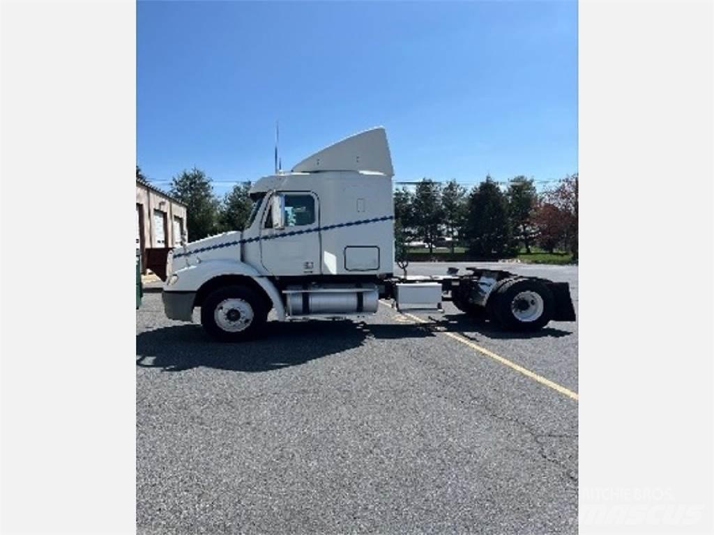Freightliner CL112G Trekkers