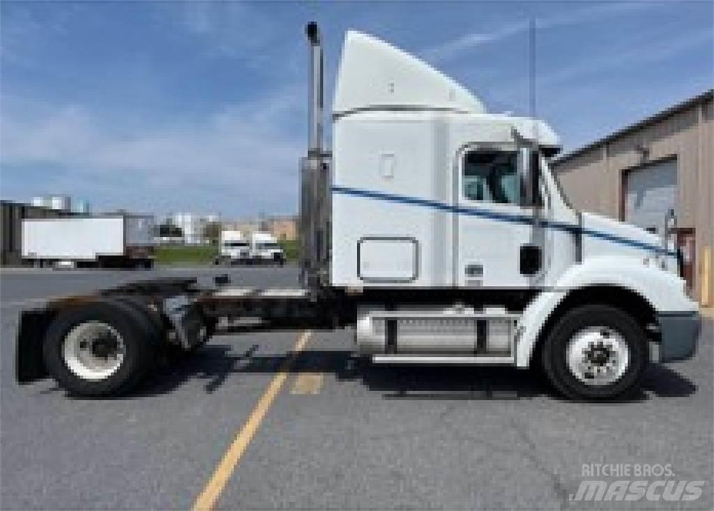 Freightliner CL112G Trekkers