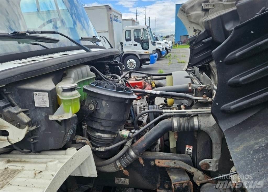 Freightliner M2 Bakwagens met gesloten opbouw