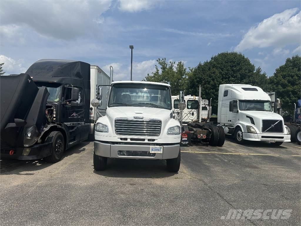 Freightliner M2 106 Trekkers