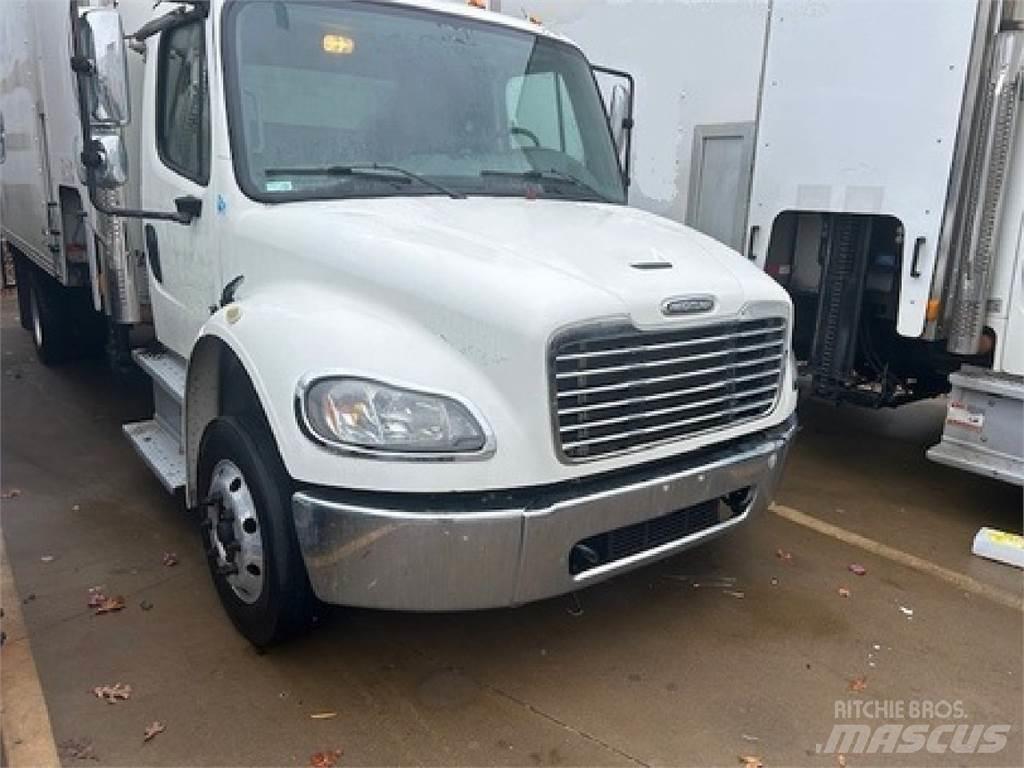 Freightliner M2-106 Bakwagens met gesloten opbouw