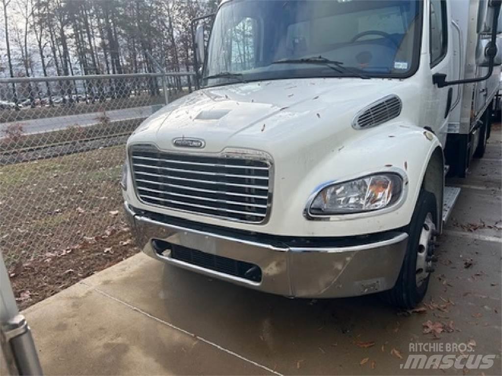 Freightliner M2-106 Bakwagens met gesloten opbouw