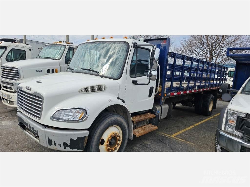 Freightliner M2 106 Platte bakwagens