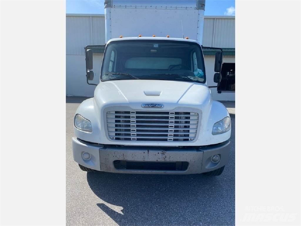 Freightliner M2 106 Bakwagens met gesloten opbouw