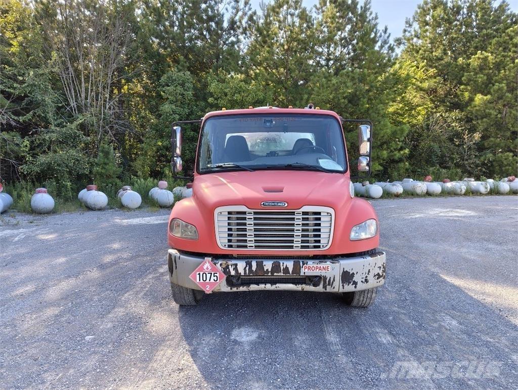 Freightliner M2 106 Anders