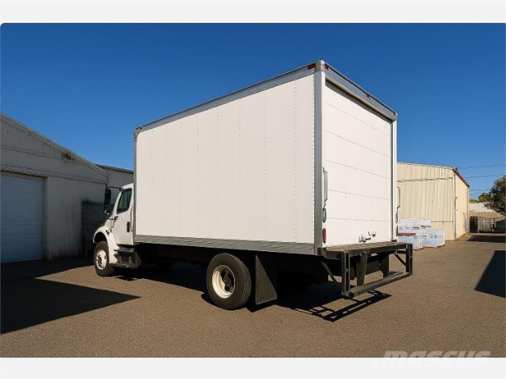 Freightliner M2 106 Bakwagens met gesloten opbouw