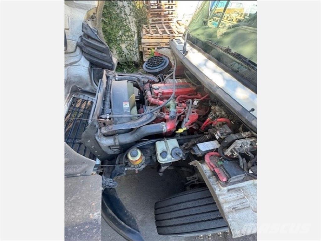 Freightliner M2 106 Bakwagens met gesloten opbouw