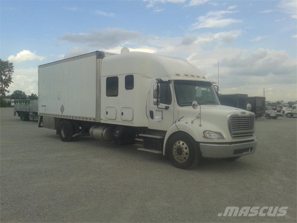 Freightliner M2-112 Bakwagens met gesloten opbouw