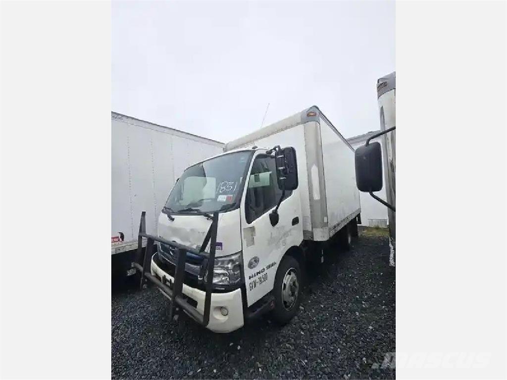 Hino 195 Bakwagens met gesloten opbouw